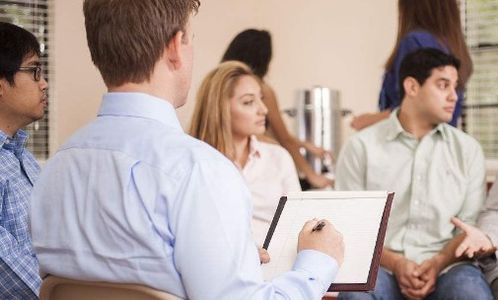 2021年職業(yè)選擇 心理咨詢(xún)證書(shū)與健康管理證書(shū)的深度對(duì)比與決策指南